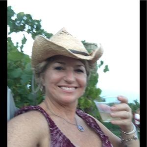 Meet your Posher, Wendee